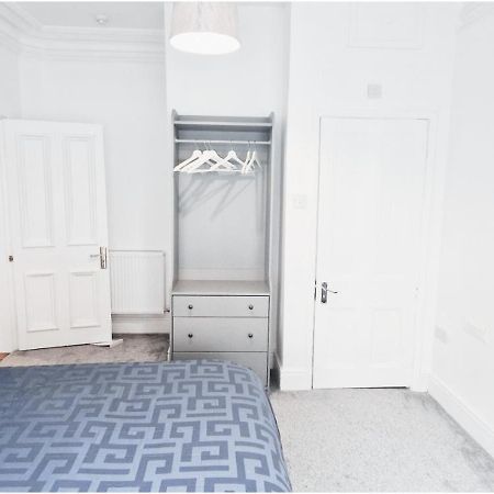 Double Room In Modern House Near 诺丁汉 外观 照片