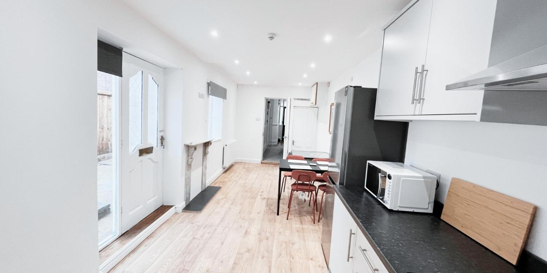 Double Room In Modern House Near 诺丁汉 外观 照片